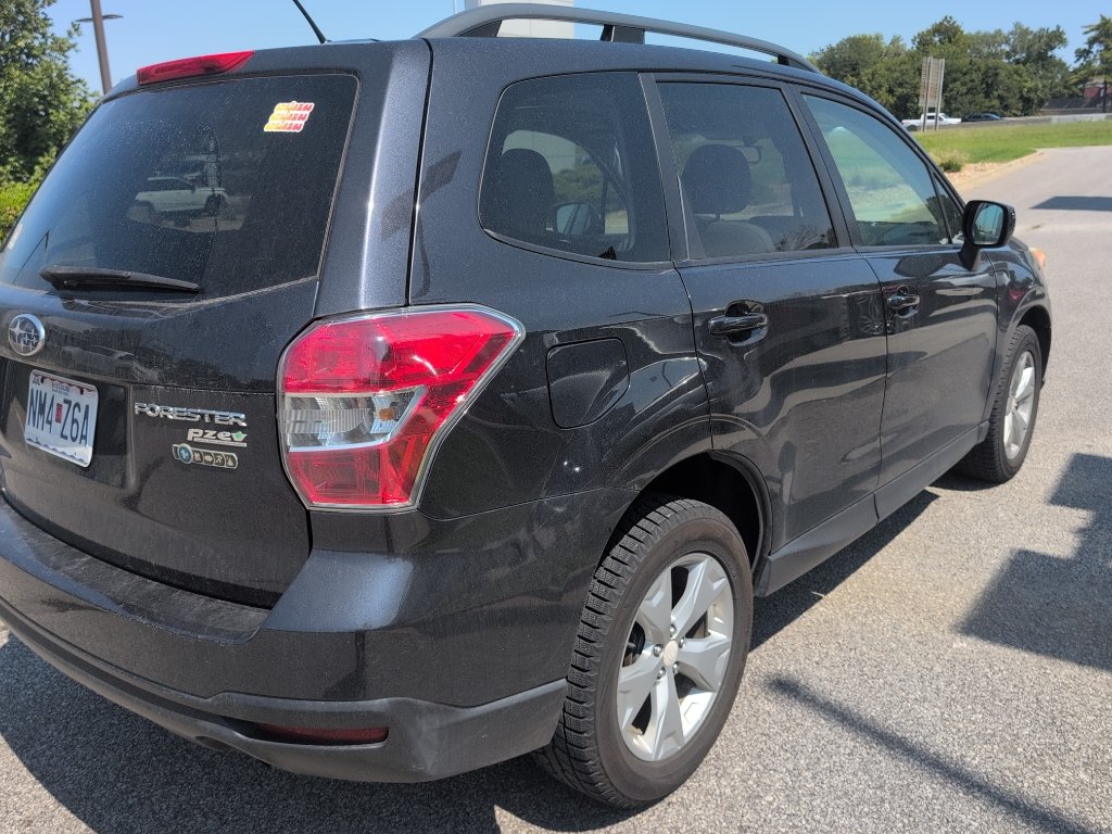 Used 2015 Dark Gray Metallic Subaru 2.5i Premium image 8