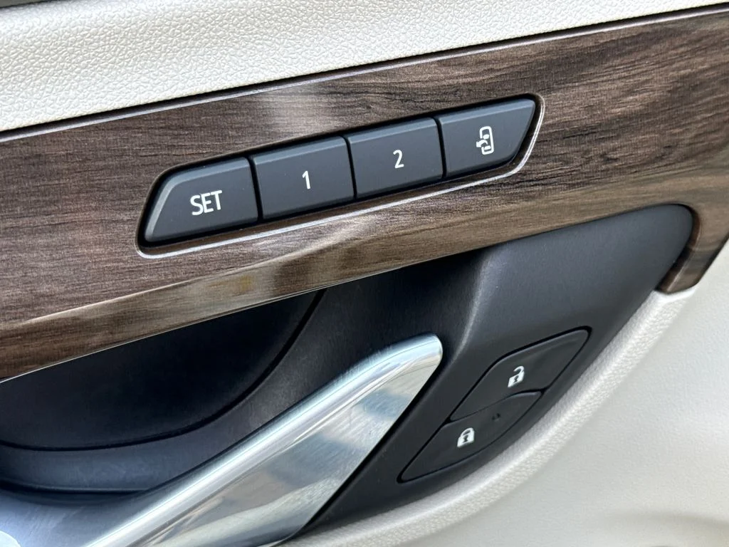 Used 2020 White GMC Denali image 21