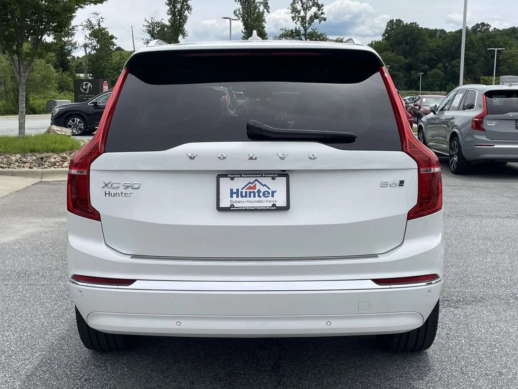 Certified Used 2023 Crystal White Volvo Ultimate image 27