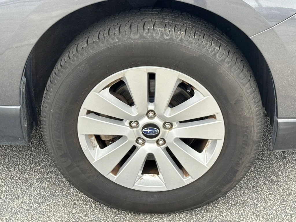 Used 2019 Gray Subaru 2.5i image 12