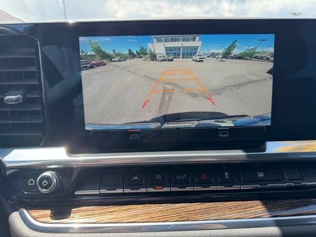 Used 2023 Summit White GMC SLE image 32