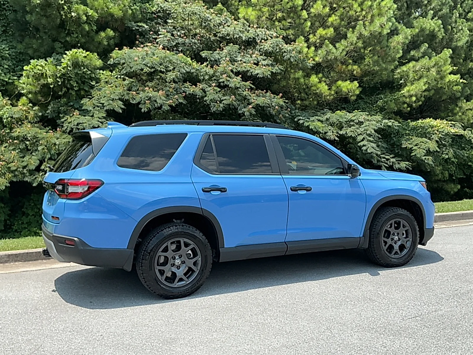 Used 2025 Blue Honda TrailSport image 2