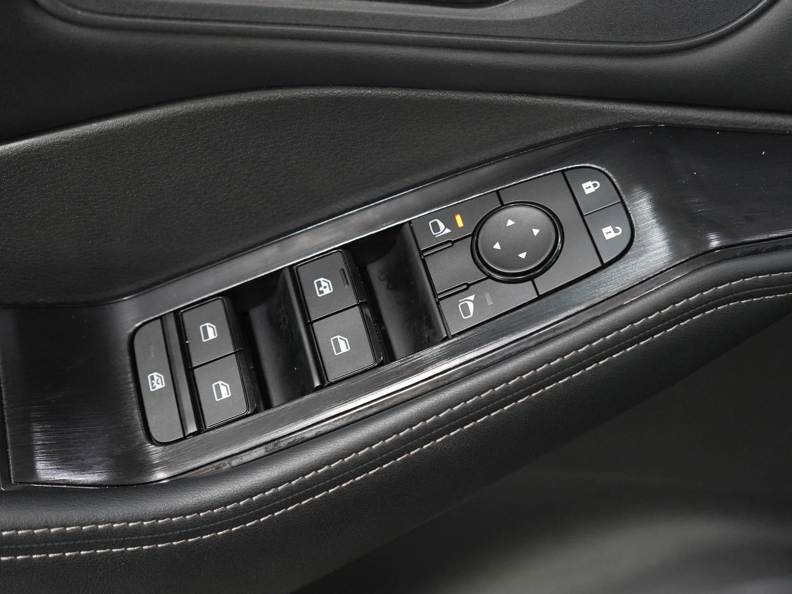 Used 2026 Super Black Nissan SV image 22