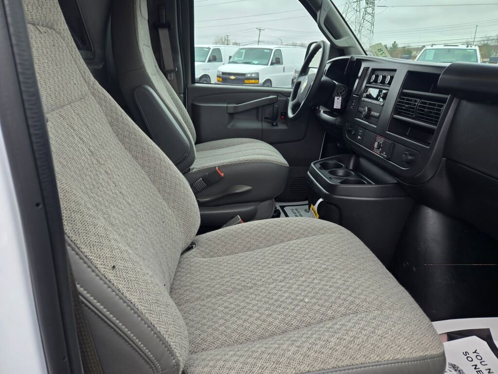 2026 Chevrolet Express Cargo Work Van - Photo 4
