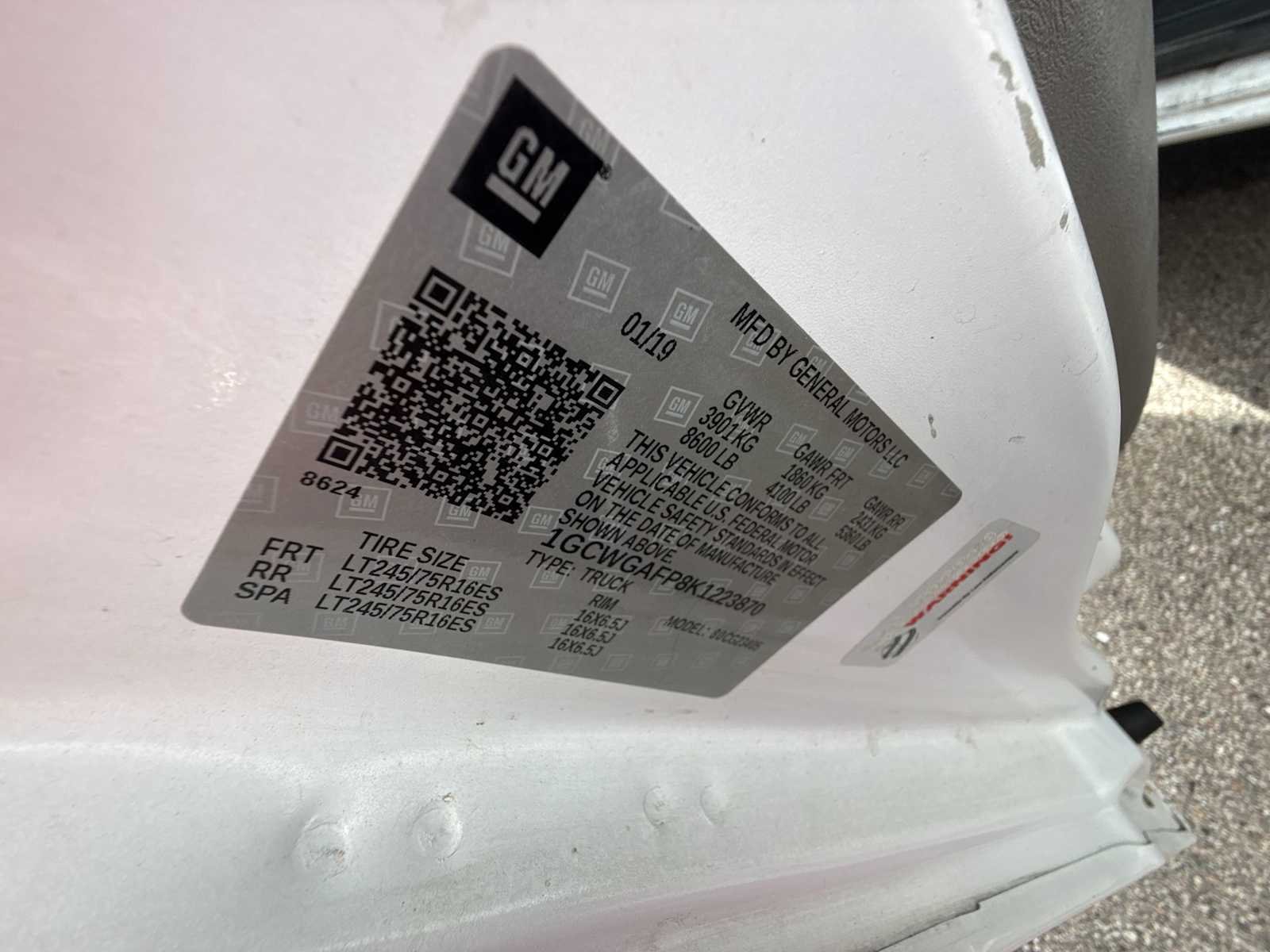 Used 2019 SUMMIT WHITE Chevrolet Work Van image 27