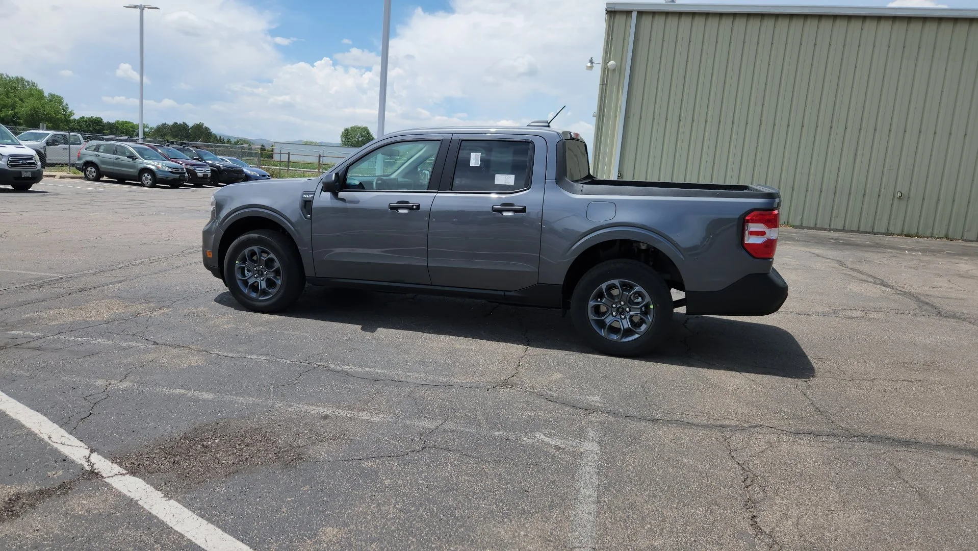 New 2026 Carbonized Gray Metallic Ford XLT image 7