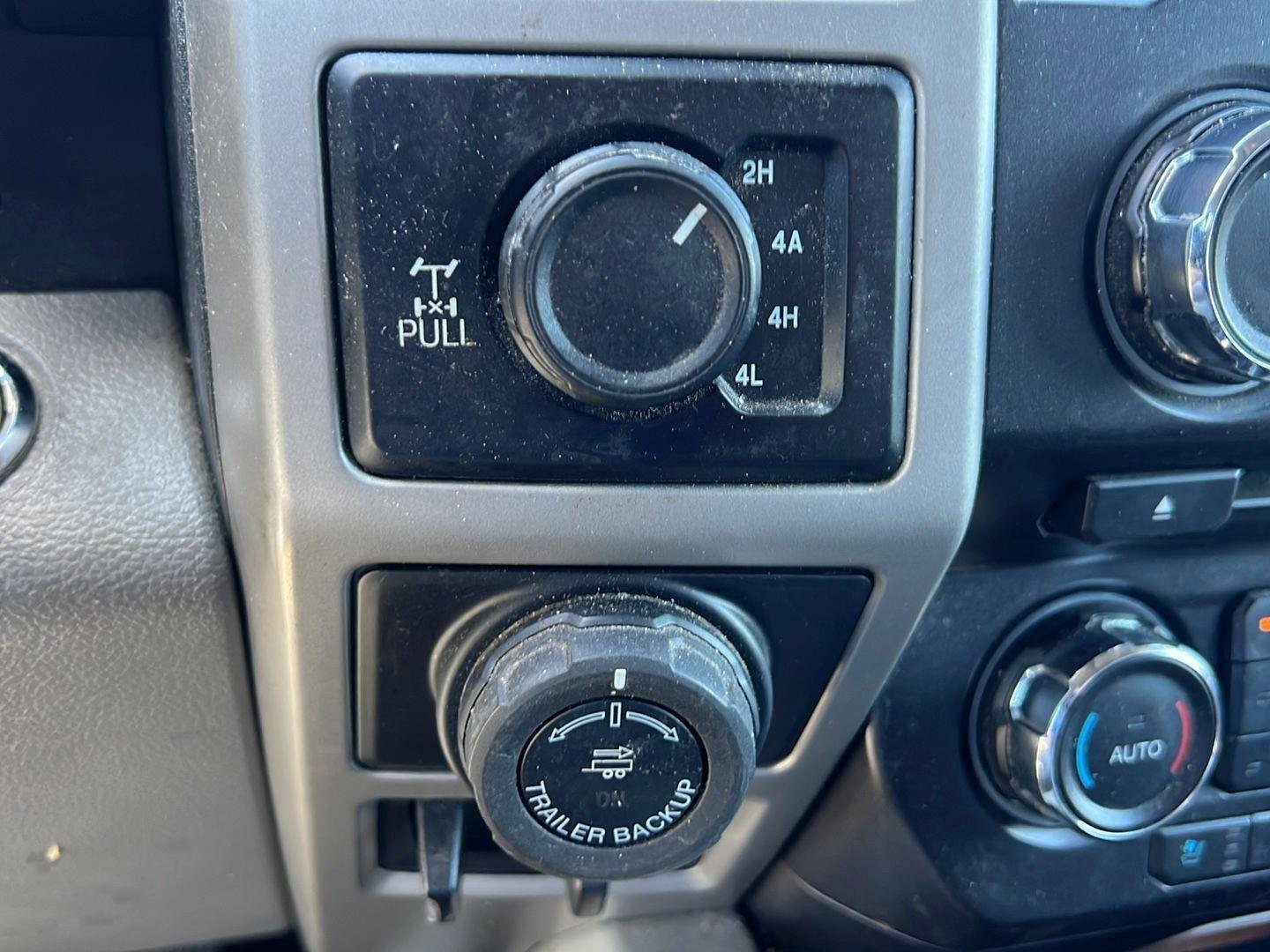 Used 2018 Magnetic Ford LARIAT image 15