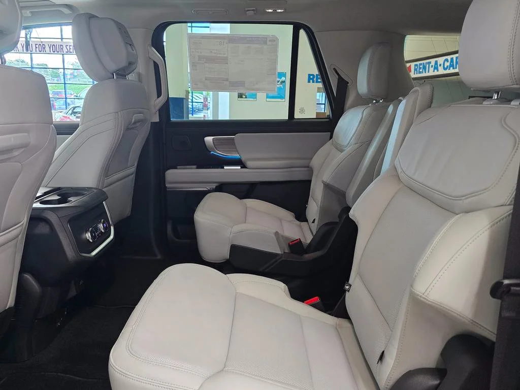 New 2027 Star White Metallic Tri-Coat Ford MAX Platinum image 13