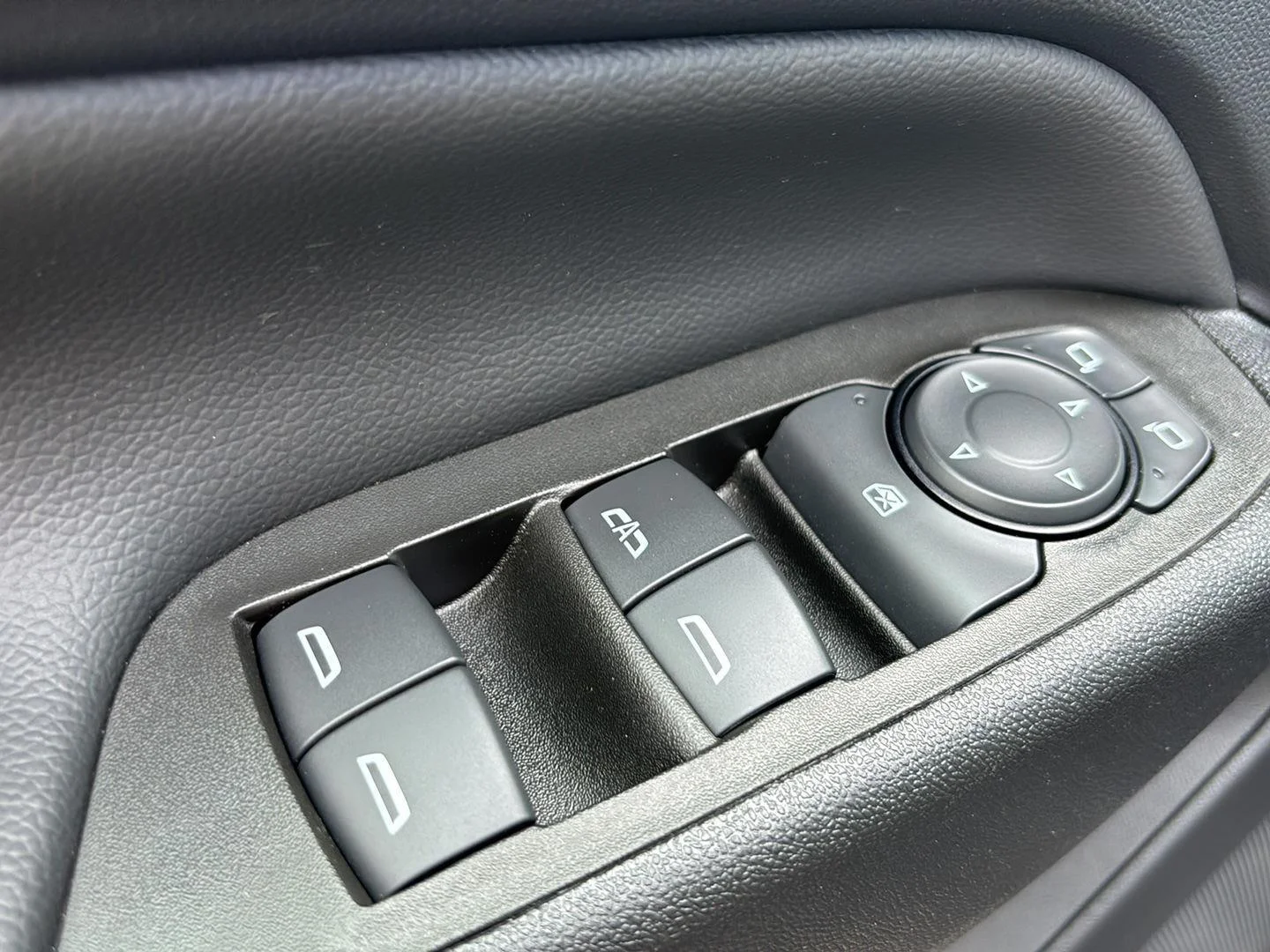 Used 2023 Mosaic Black Metallic Chevrolet LT image 16