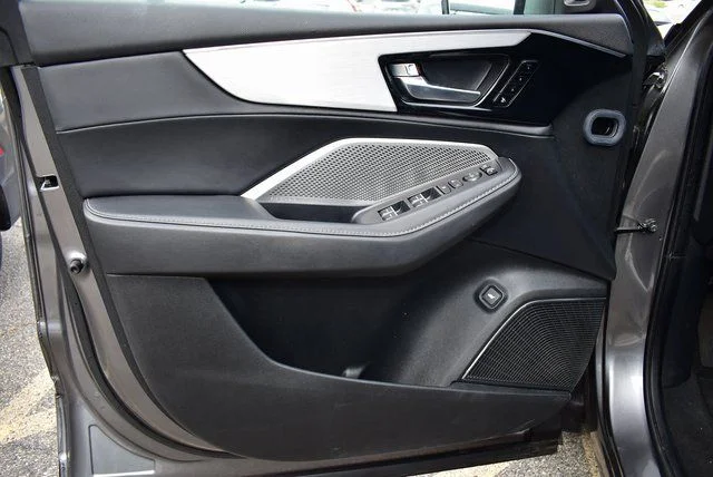 Used 2024 Liquid Carbon Metallic Acura Technology image 10