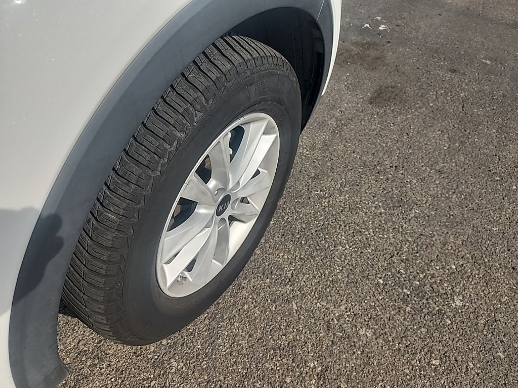 Used 2019 White Kia LX image 15
