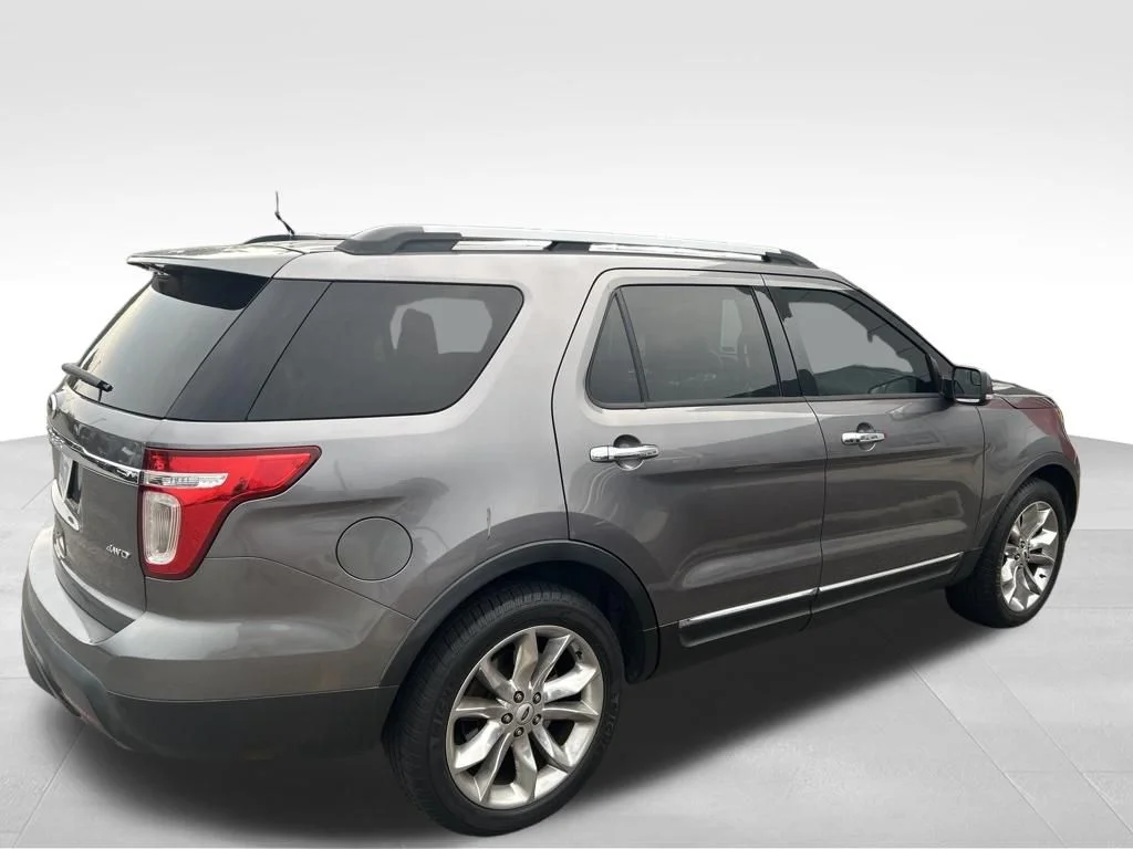 Used 2013 Gray Ford Limited image 8