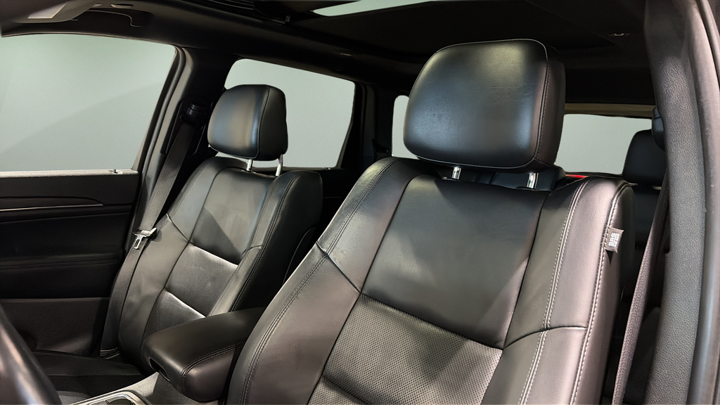 Used 2020 Black Jeep Limited image 15