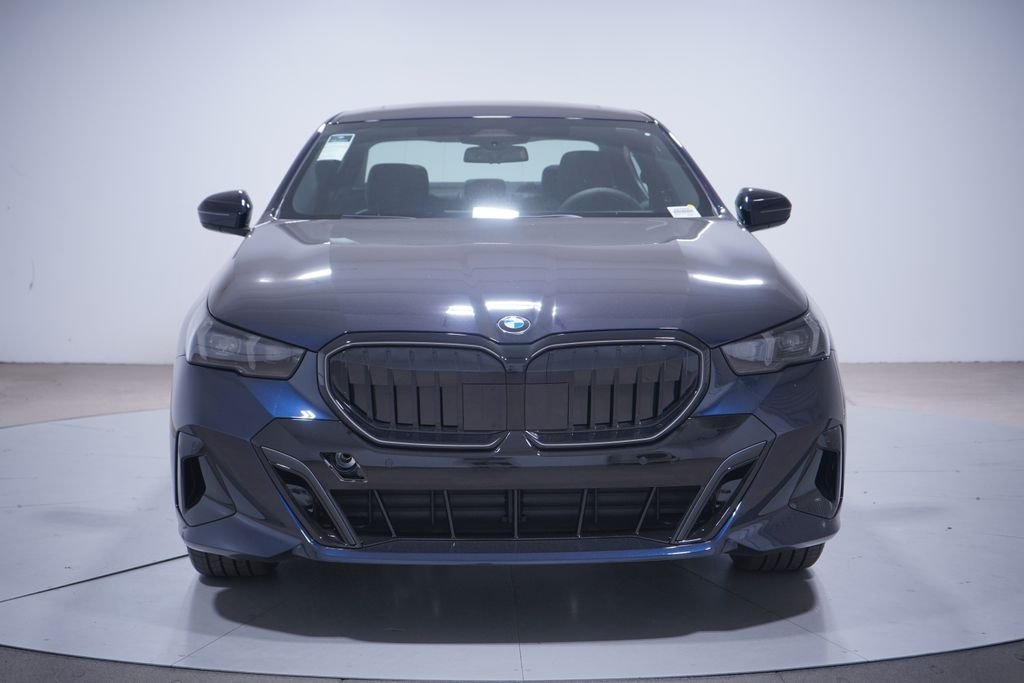 New 2026 Carbon Black Metallic BMW 530i image 4