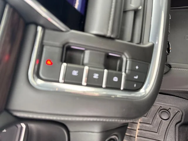 Used 2021 White Chevrolet Z71 image 28