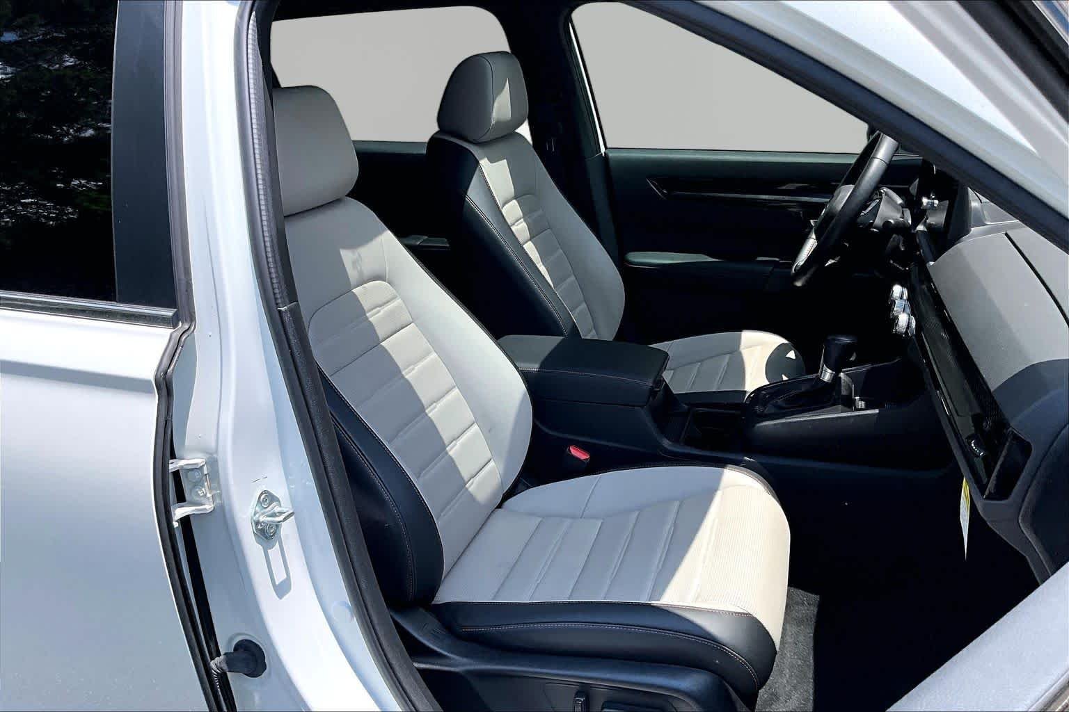 Used 2024 Platinum White Pearl Honda Sport Touring image 9
