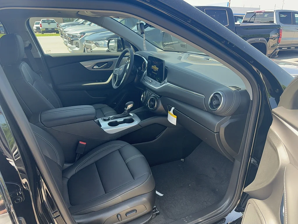 New 2026 Black Chevrolet 3LT image 4