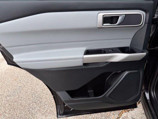 Used 2024 Black Metallic Ford XLT image 25