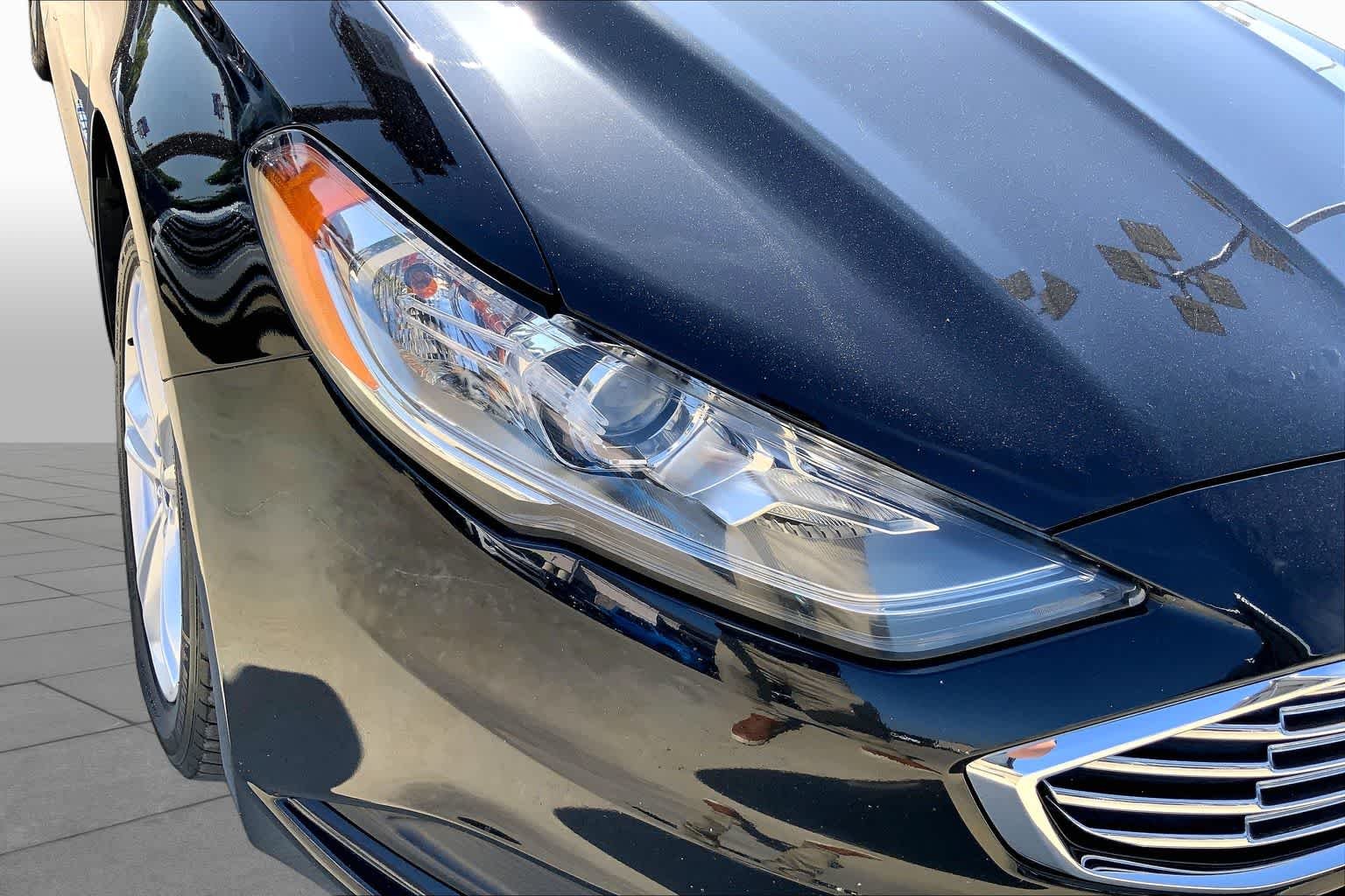 Used 2018 Shadow Black Ford S image 27