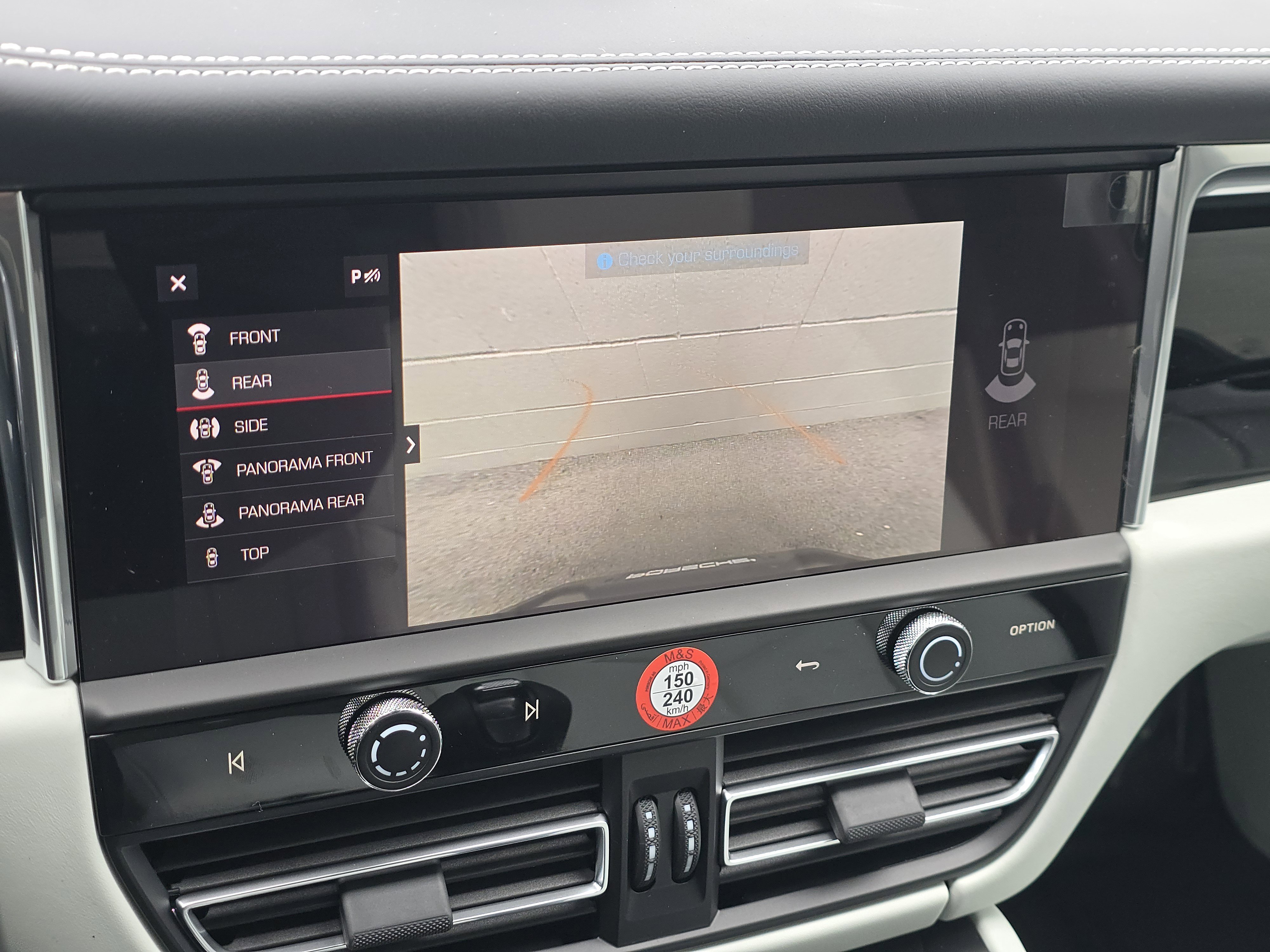 2026 Porsche Macan T photo 2