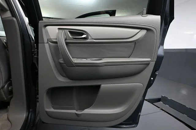 Used 2014 Gray Chevrolet LS image 39