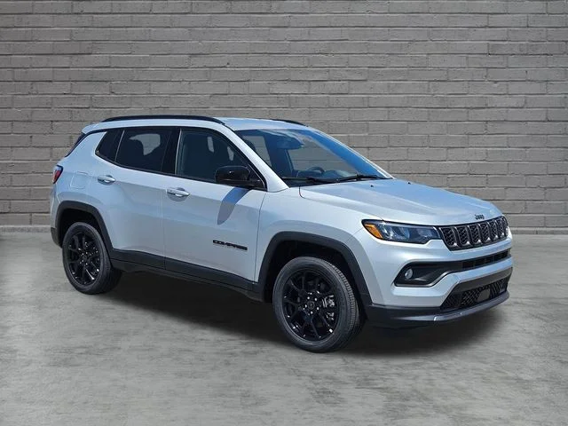 New 2026 Silver Zynith Metallic Clearcoat Jeep Latitude image 7