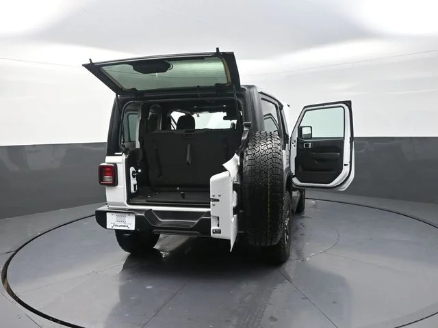 Used 2024 White Jeep Sport S image 33
