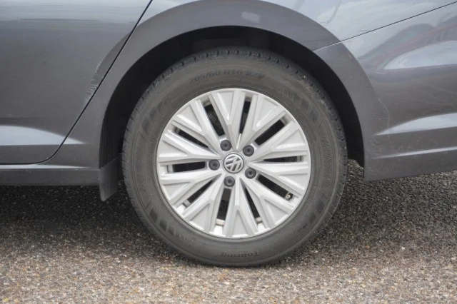 Used 2020 GREY Volkswagen S image 12