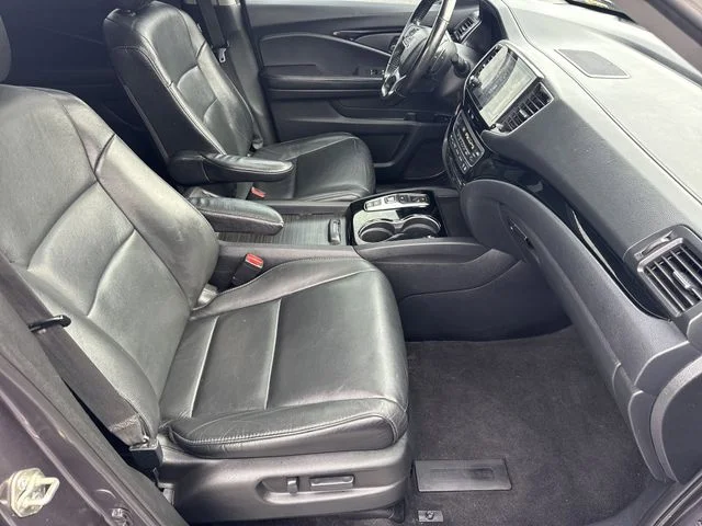 Certified Used 2020 Modern Steel Metallic Honda Touring image 13