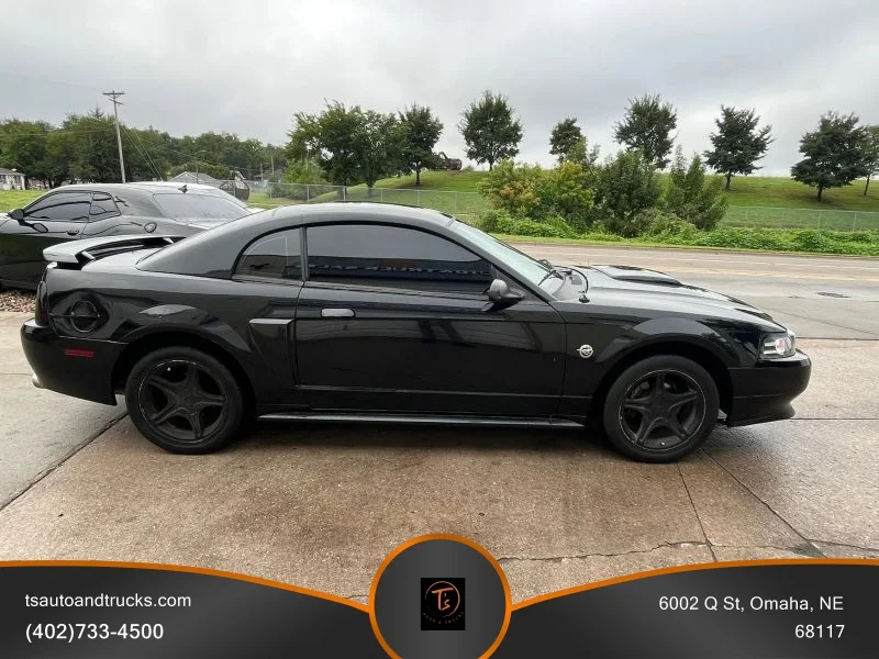 Used 2004  Ford GT Deluxe Coupe 2D image 8