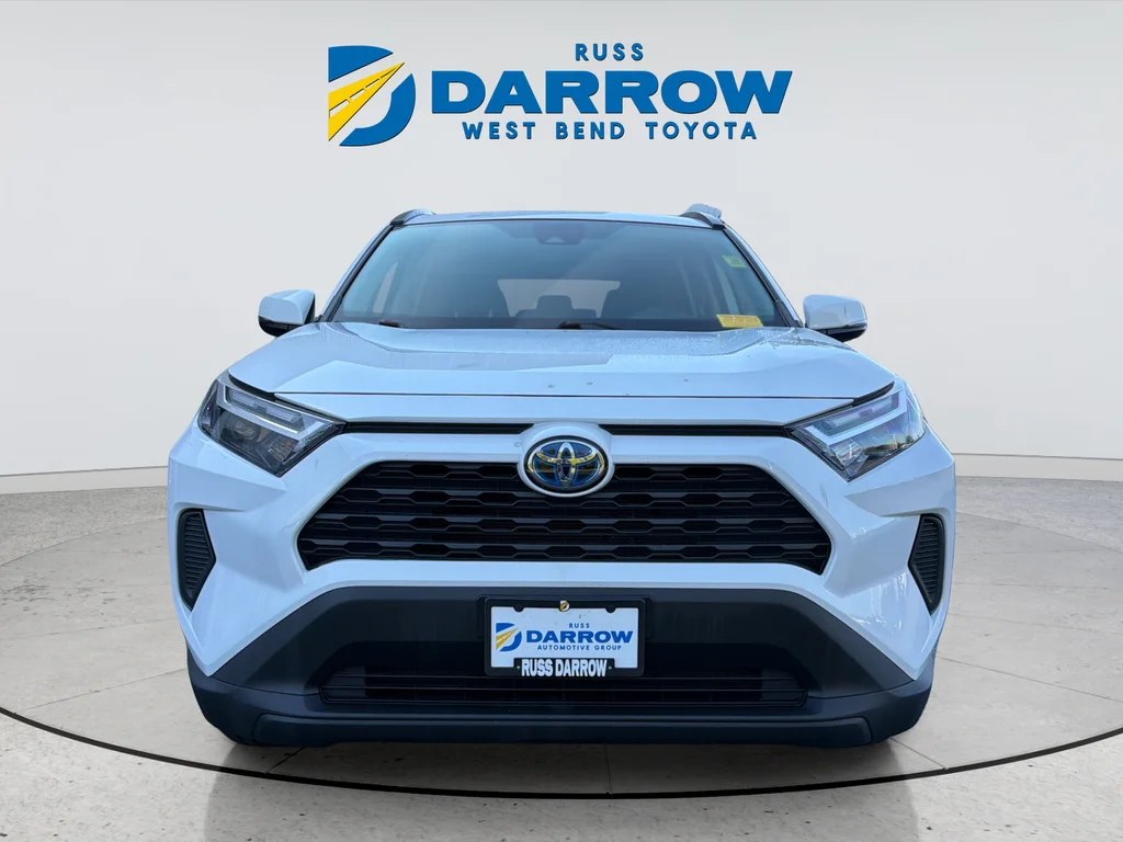 Used 2022 White Toyota XLE image 8