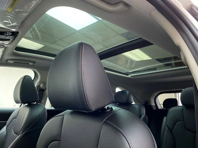 New 2026 Snow White Pearl Kia EX image 19
