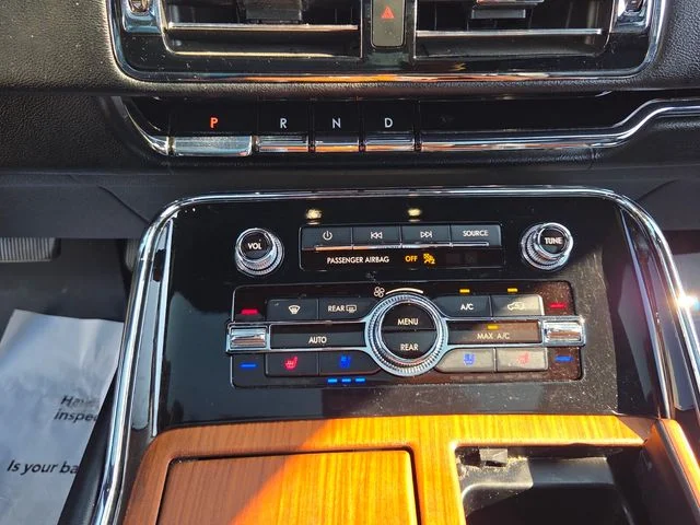 Used 2019 Black Lincoln Reserve image 19