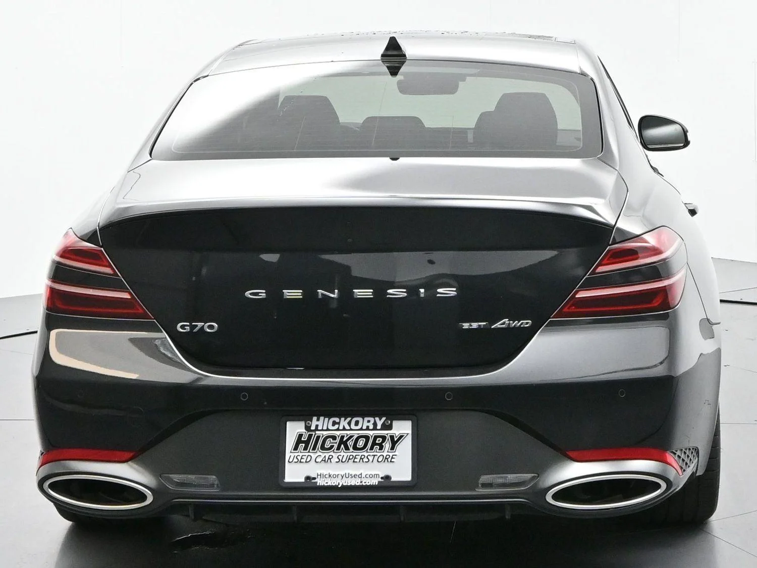 Used 2025 Vik Black Genesis 3.3T Sport Advanced image 6