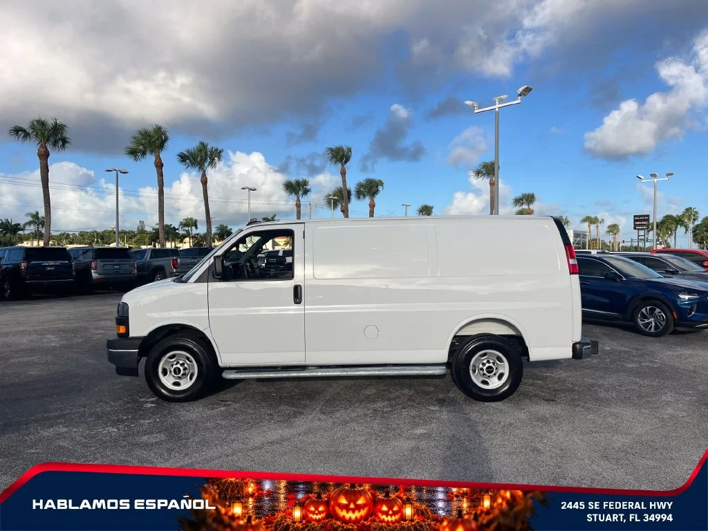 Used 2025 Summit White GMC Work Van image 8