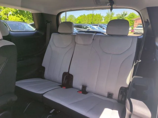 Used 2021 White Hyundai SEL image 24