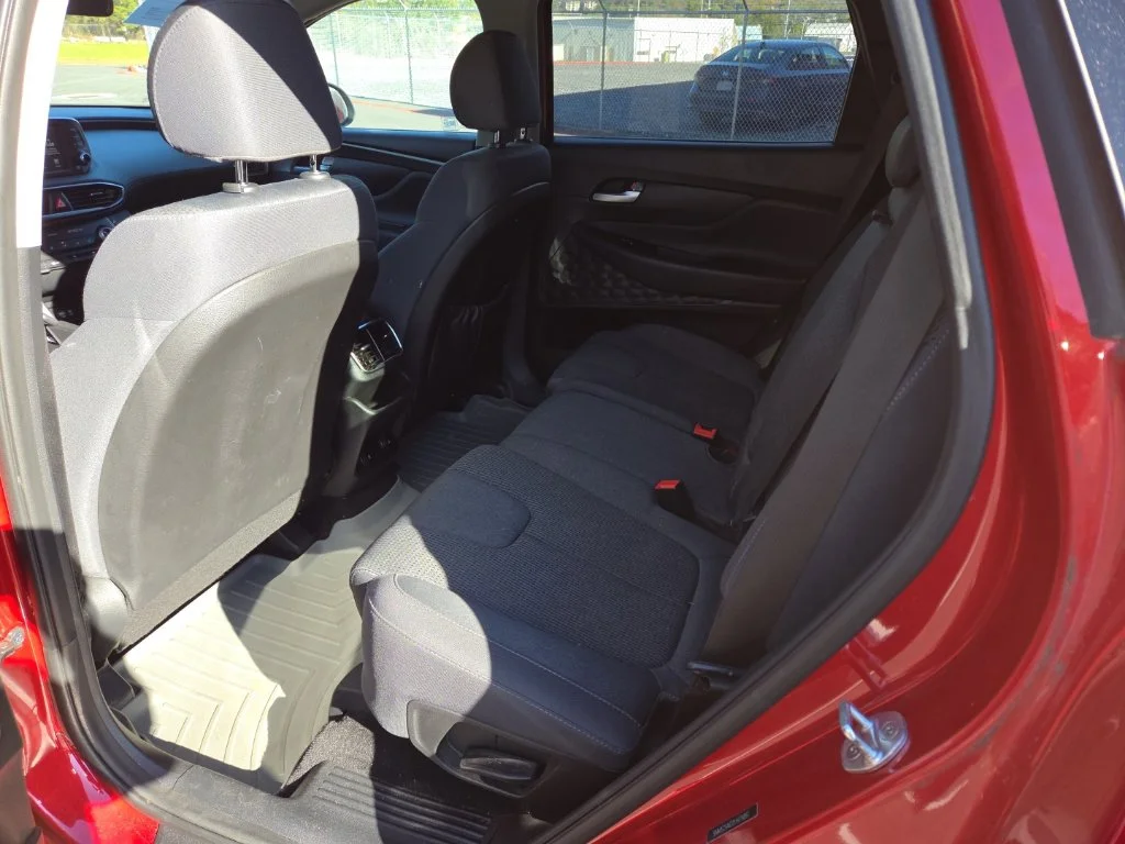 Used 2020 Red Hyundai SE image 18