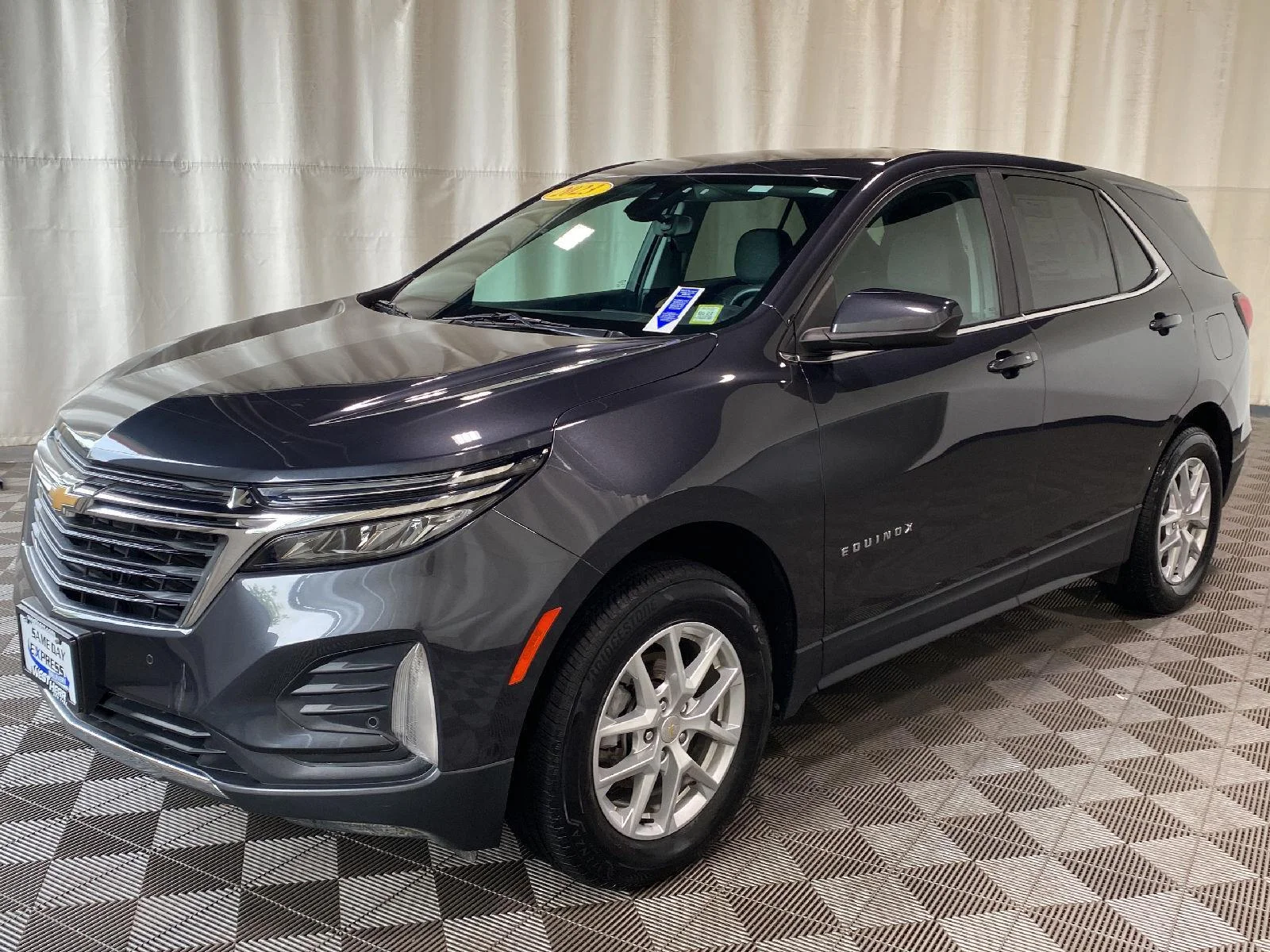 Used 2023 Iron Gray Metallic Chevrolet LT image 5