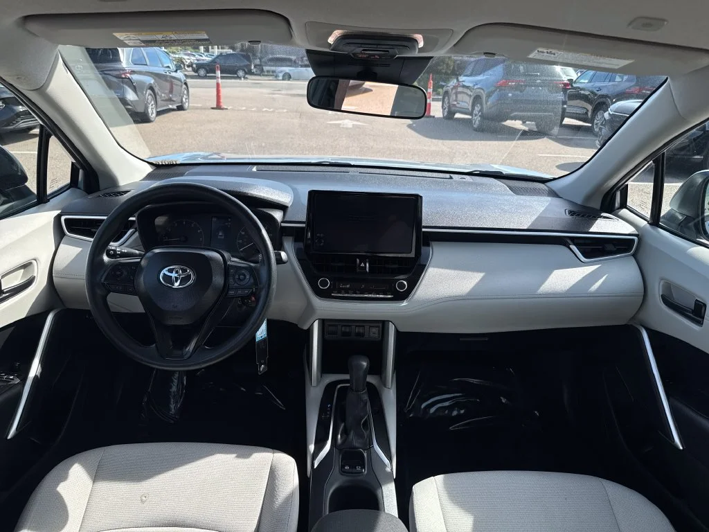 Used 2025 Silver Toyota L image 11