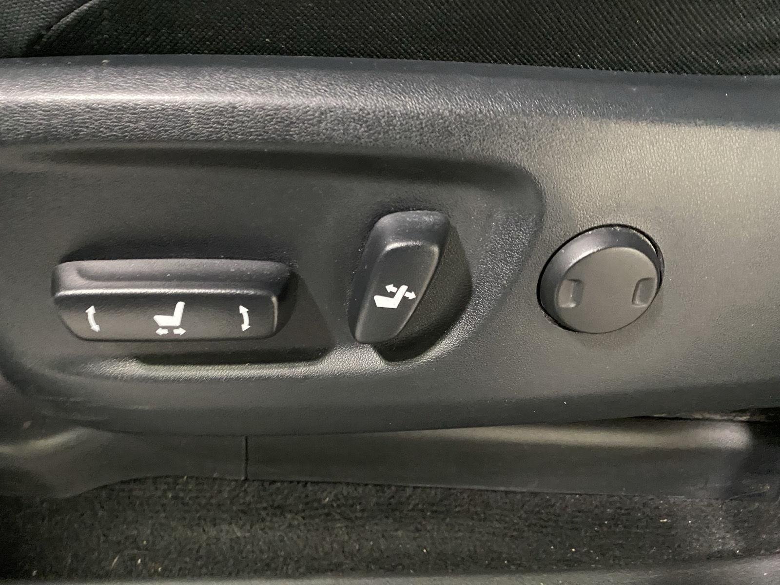Used 2024 Ice Cap Toyota SR5 image 18