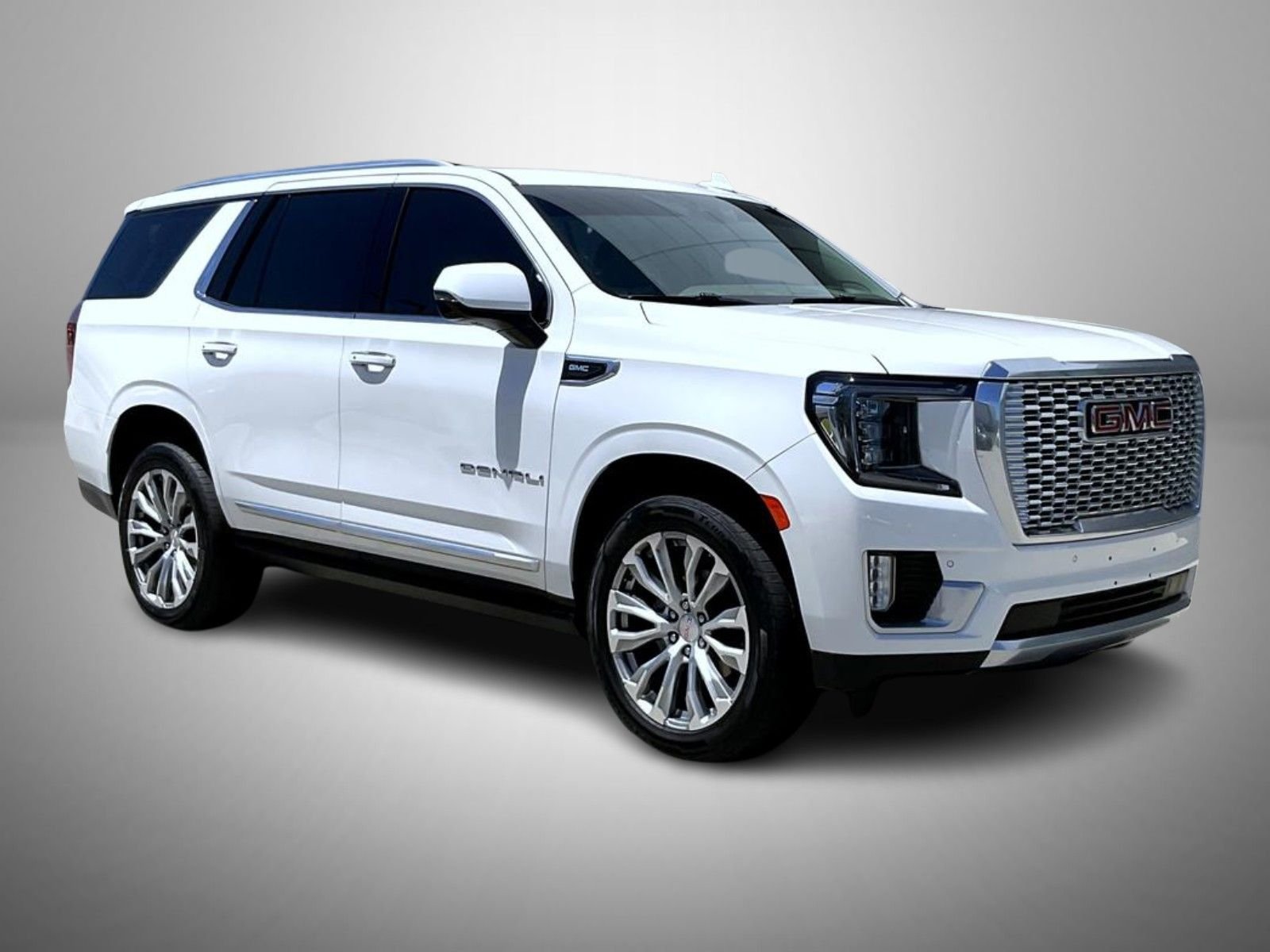 Used 2022 White GMC Denali image 3