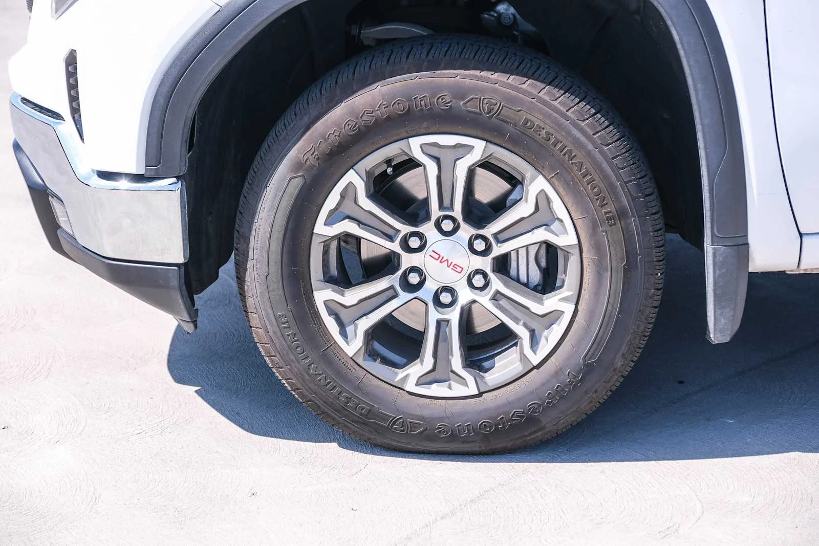 Used 2025 Summit White GMC SLT image 10