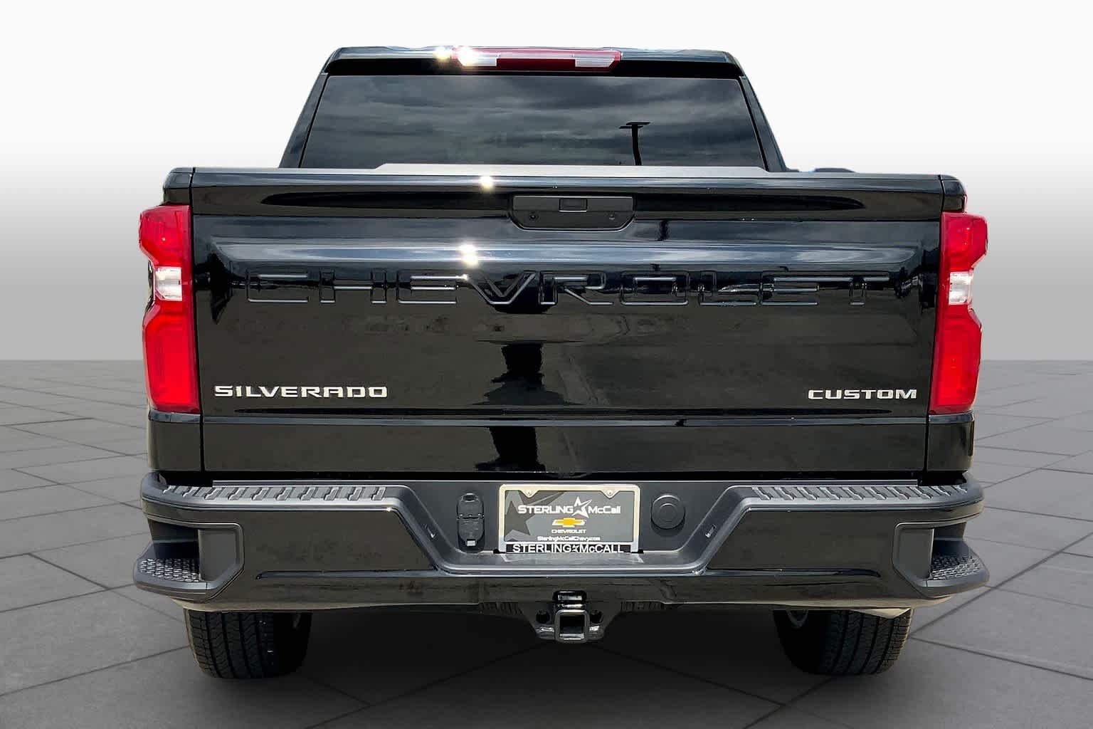 Used 2021 Black Chevrolet Custom image 5