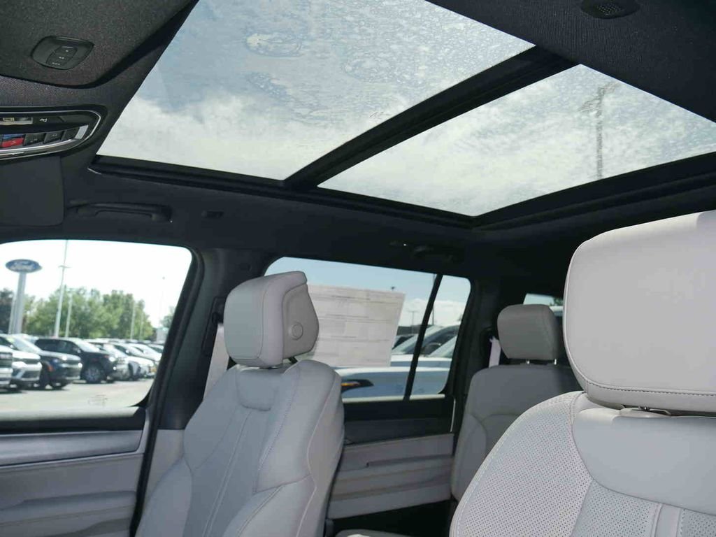 New 2026 Baltic Gray Metallic Clearcoat Jeep Grand Wagoneer image 32