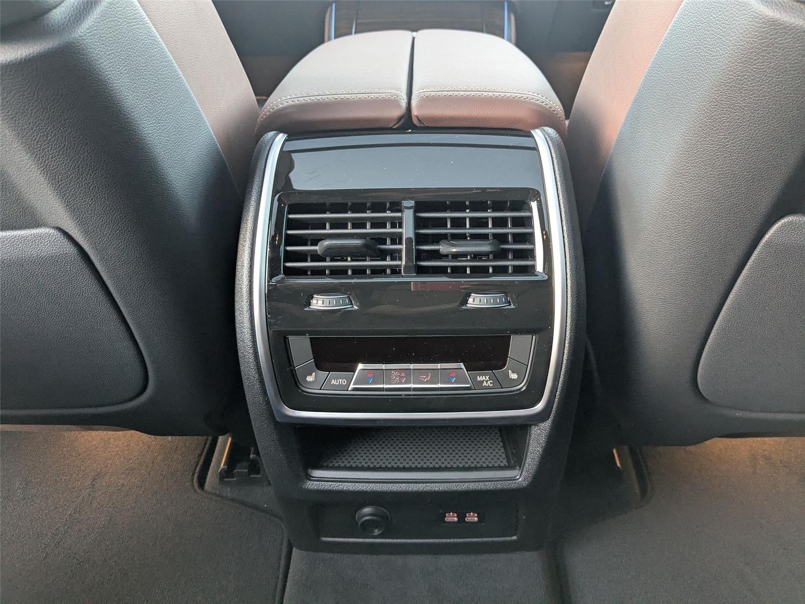 2026 BMW X5 50e - Photo 27