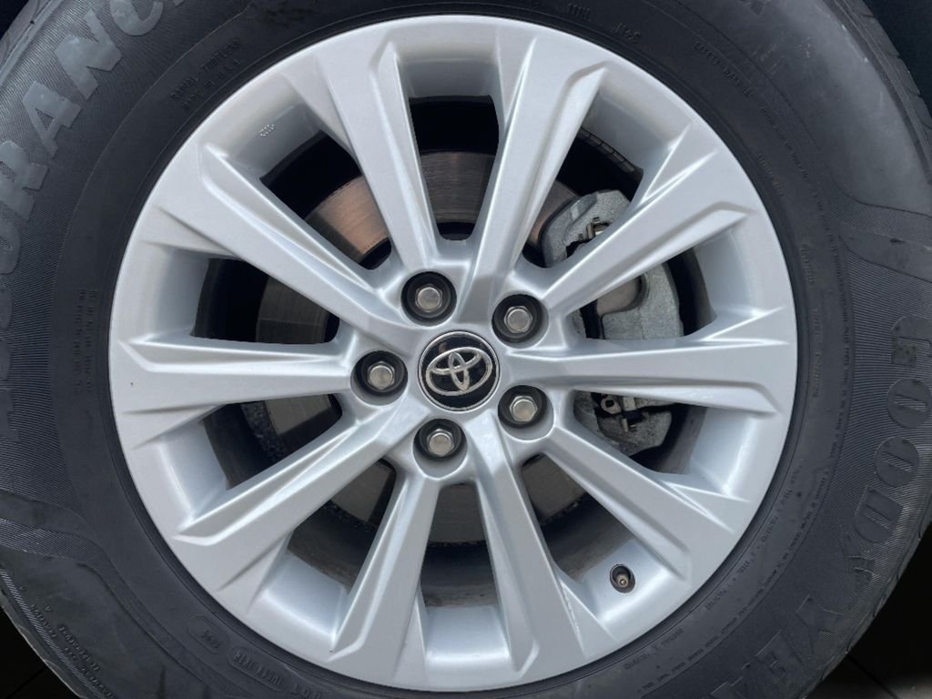 Certified Used 2025 Silver Toyota XLE image 29
