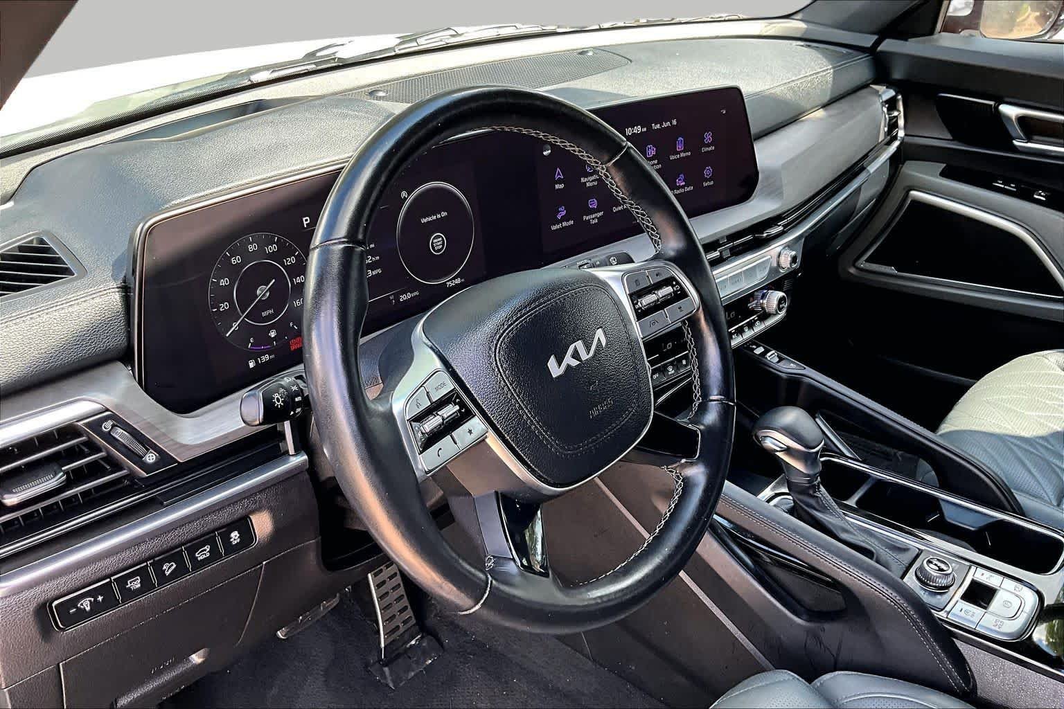Used 2023 Glacial White Pearl Kia SX Prestige X-Pro image 18