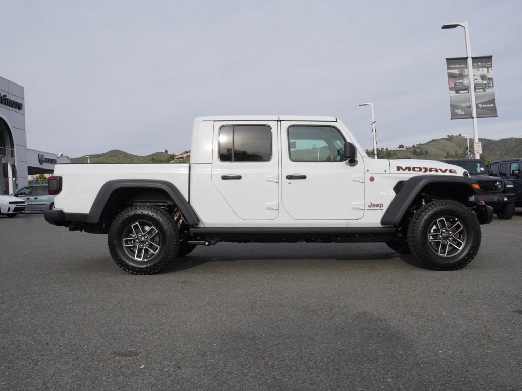 New 2026 Bright White Clear-Coat Exterior Paint Jeep Mojave image 2