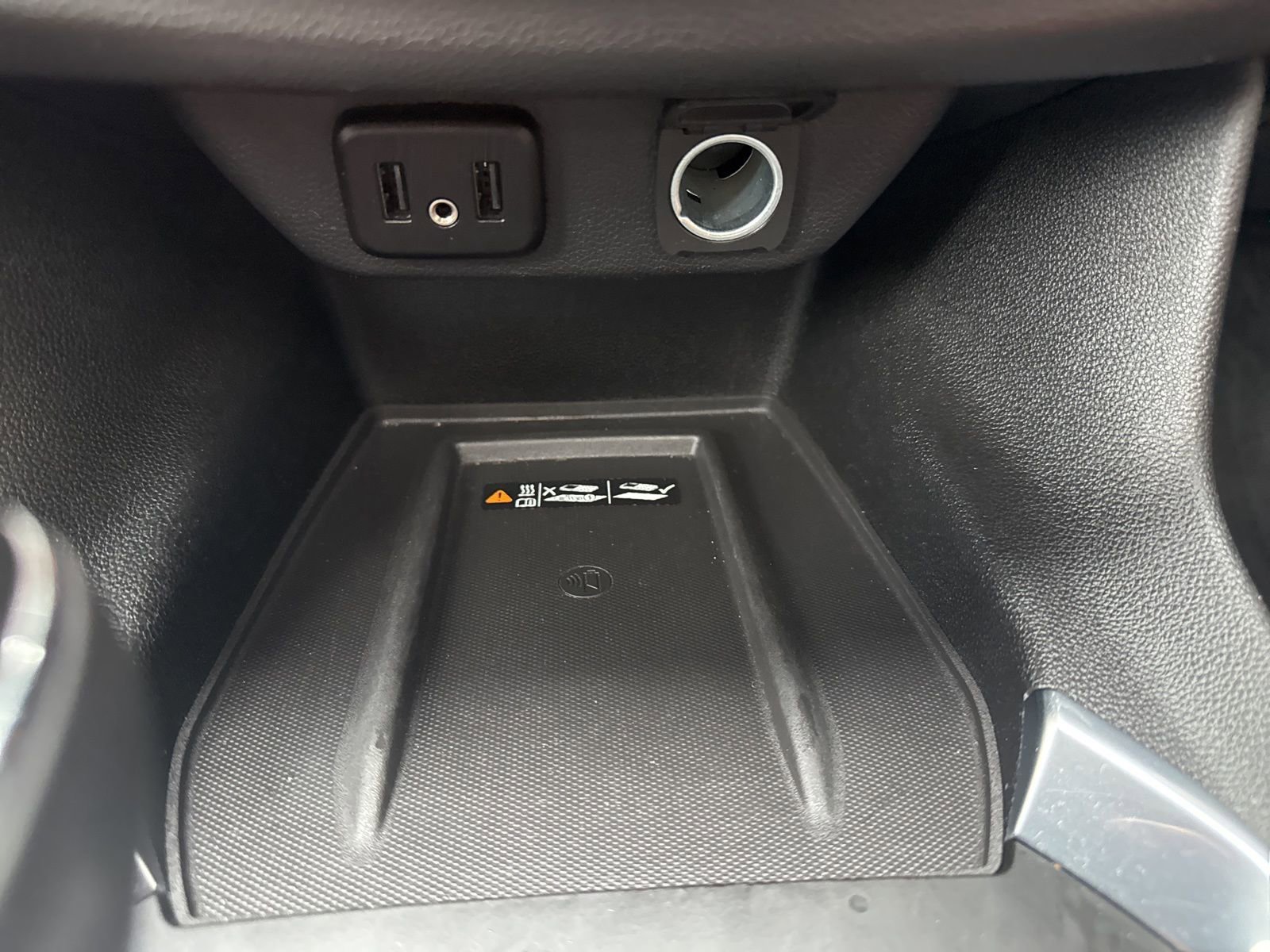 Used 2019 Mosaic Black Metallic Chevrolet High Country image 31