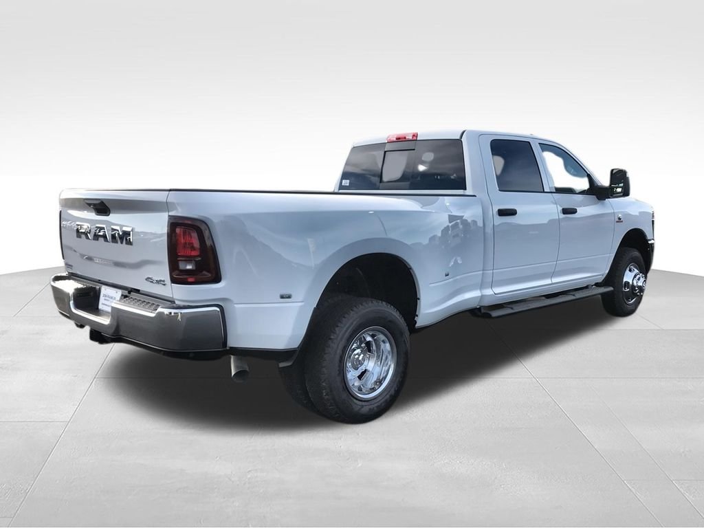 New 2026 Bright White Clear-Coat Exterior Paint RAM Tradesman image 8